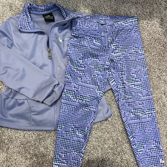 Nike outfit - Picture 1 of 6